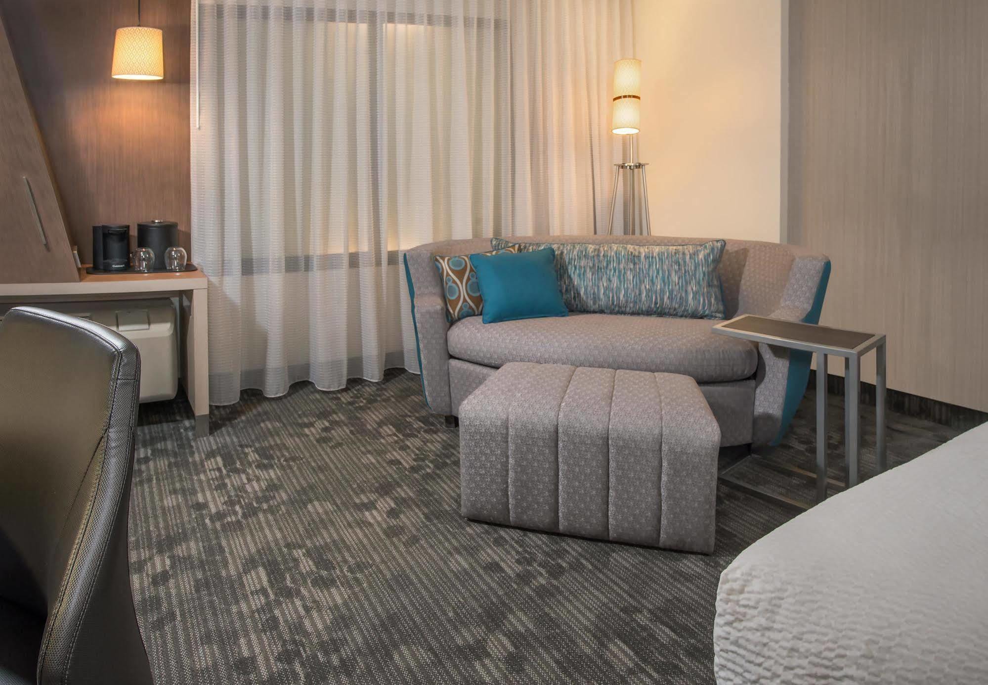 Courtyard By Marriott Lenox Berkshires Otel Dış mekan fotoğraf